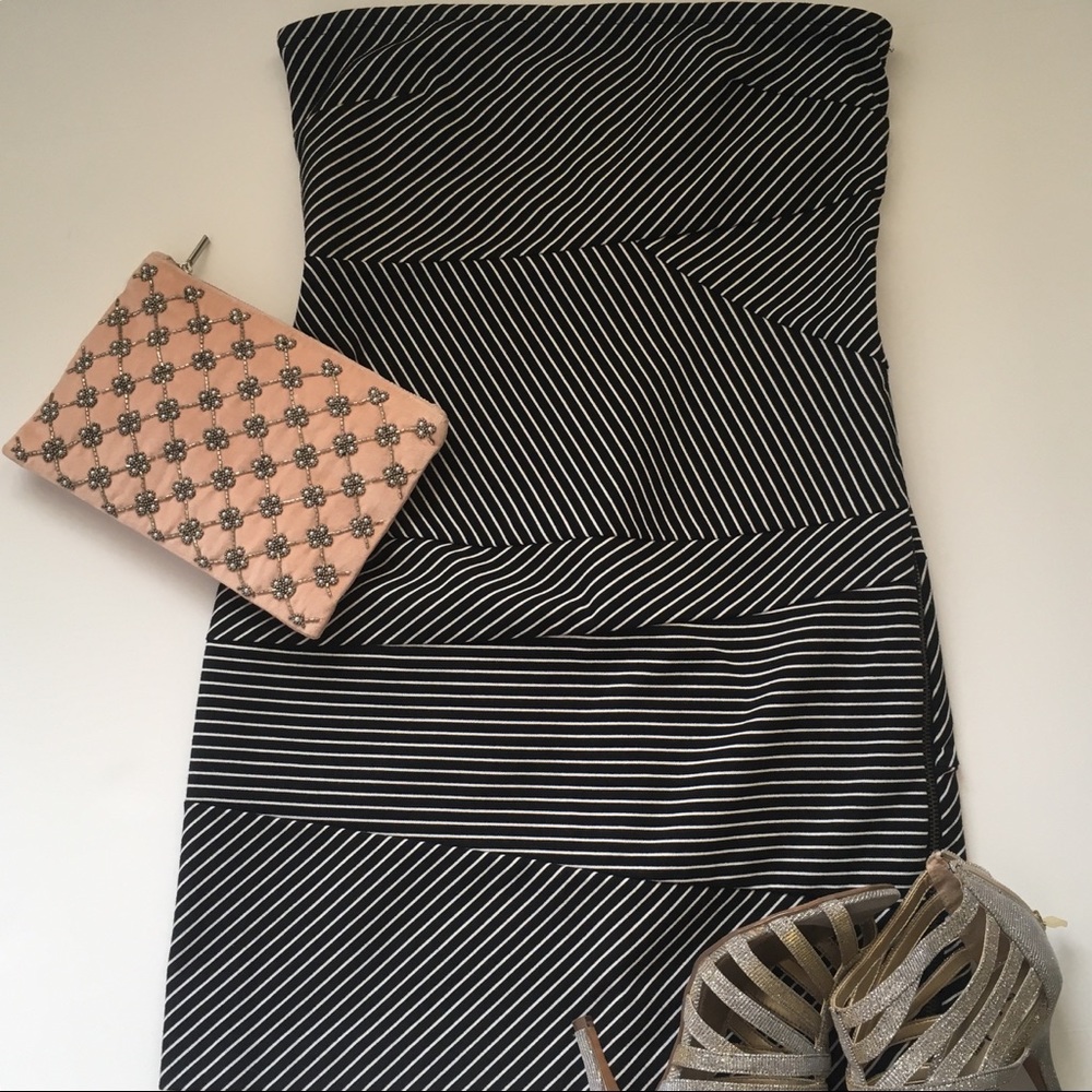 Banana Republic strapless body con dress